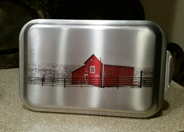 Red Barn in Winter Cake Pan with Lid