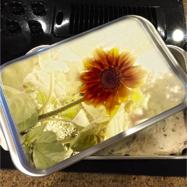 Dusty Retro Sunflower Cake Pan with Lid