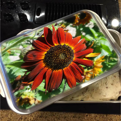 Hearts on Fire Sunflower Cake Pan with Lid