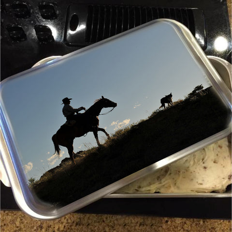 Sunset Ride Cake Pan with Lid