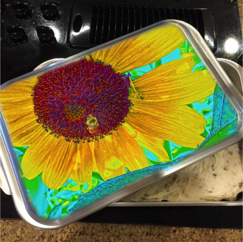 The Sunflower And The Bee Cake Pan with Lid