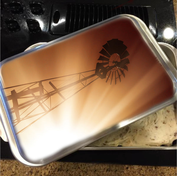 Tommy's Windmill Cake Pan with Lid