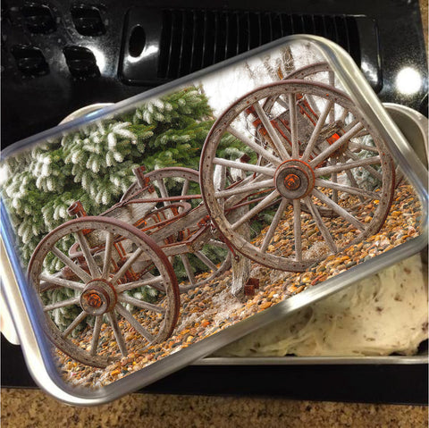 Wagon in Winter Cake Pan with Lid