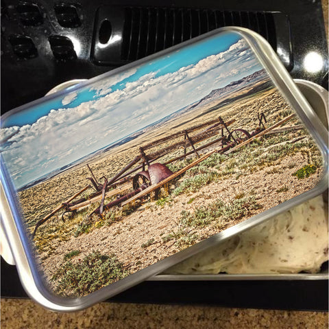 Wagon on Green Mountain Cake Pan with Lid